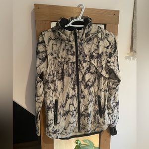 Lululemon running jacket size 6